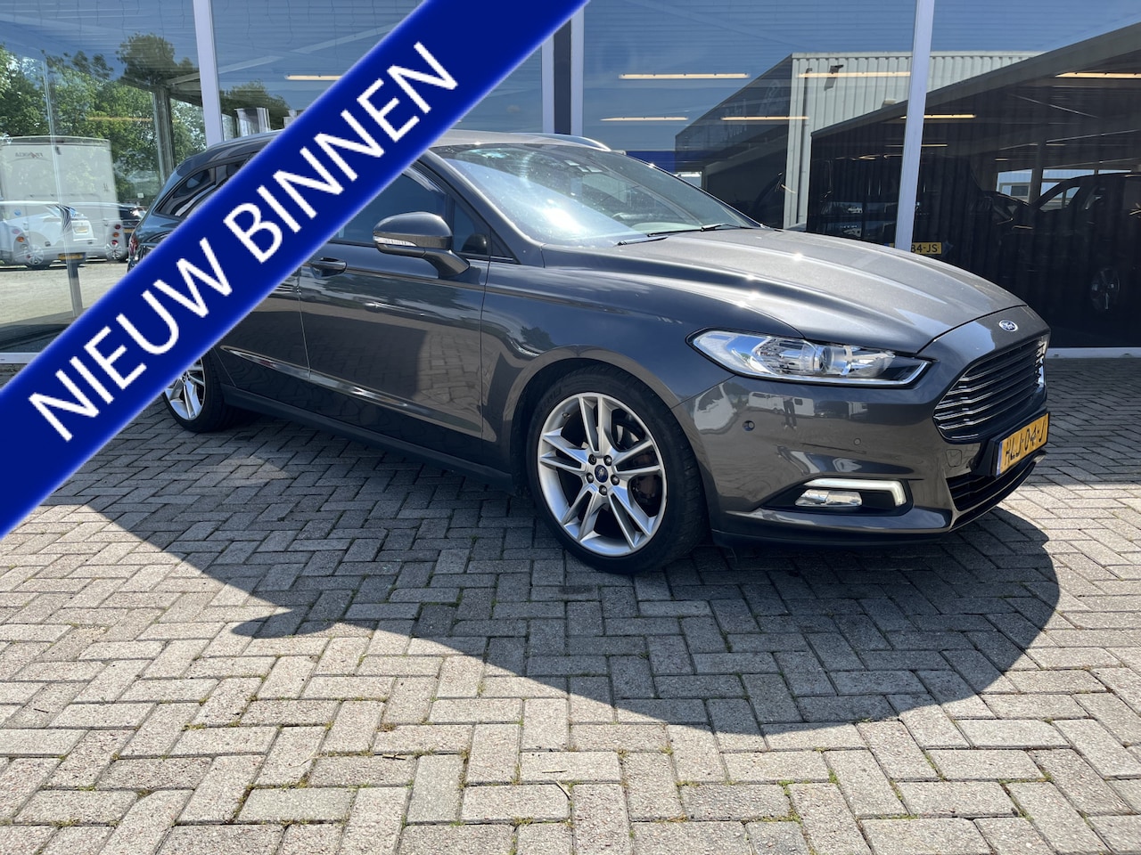 Ford Mondeo Wagon - 1.5 Titanium Lmv / Cruise / Stoelverwarming / Navi - AutoWereld.nl