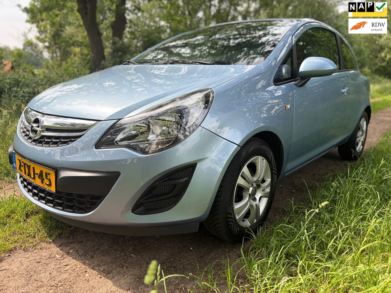 Opel Corsa - 1.2-16V Berlin/ Cruise/Trekhaak/Airco/ NEW APK! - AutoWereld.nl