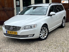 Volvo V70 - 2.0 T4 Automaat 190pk met Trekhaak, Dealeronderhouden