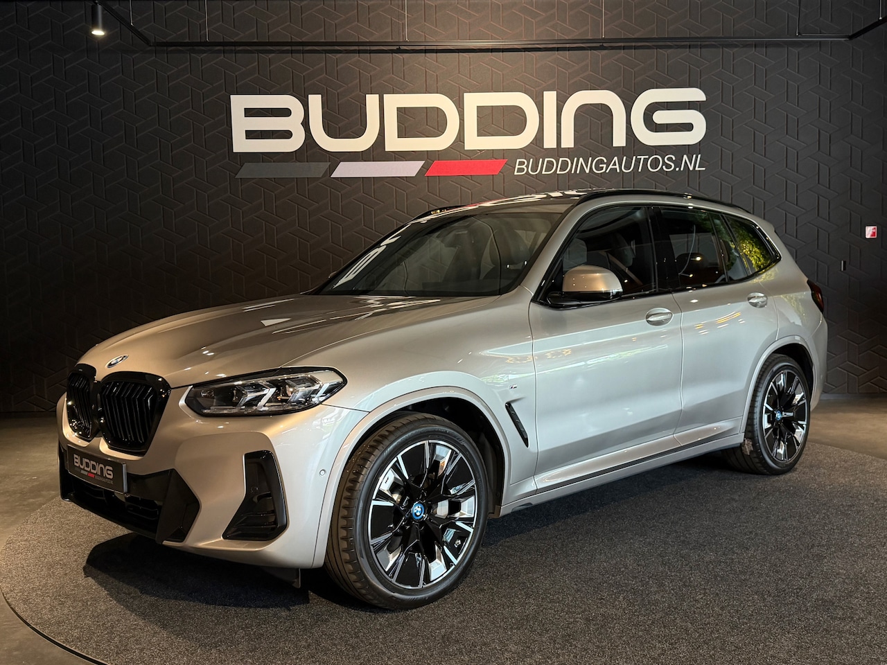 BMW iX3 - High Executive 80 kWh | M-sport | - AutoWereld.nl