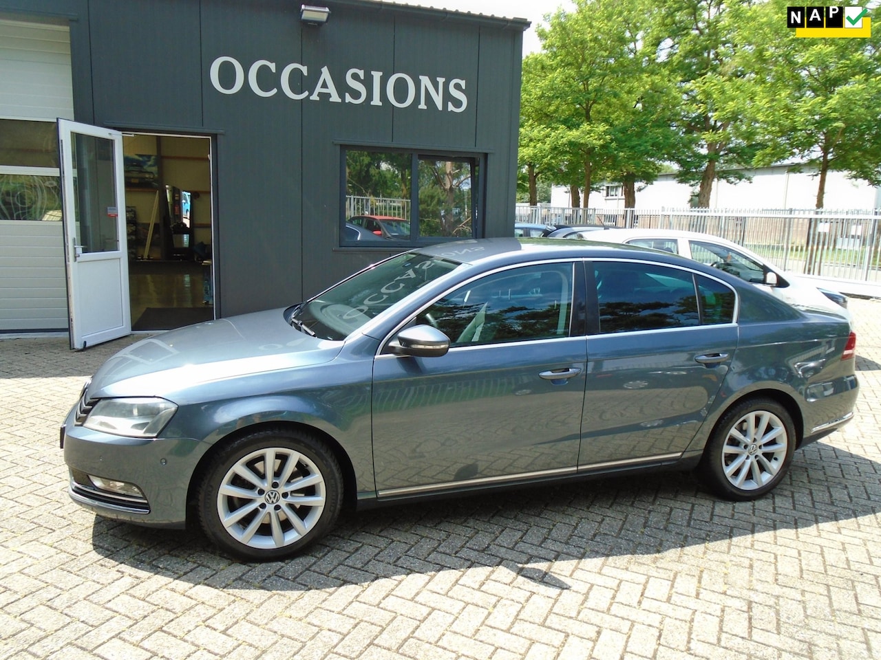 Volkswagen Passat - 2.0 TDI Highline BlueMotion 2.0 TDI Highline BlueMotion - AutoWereld.nl