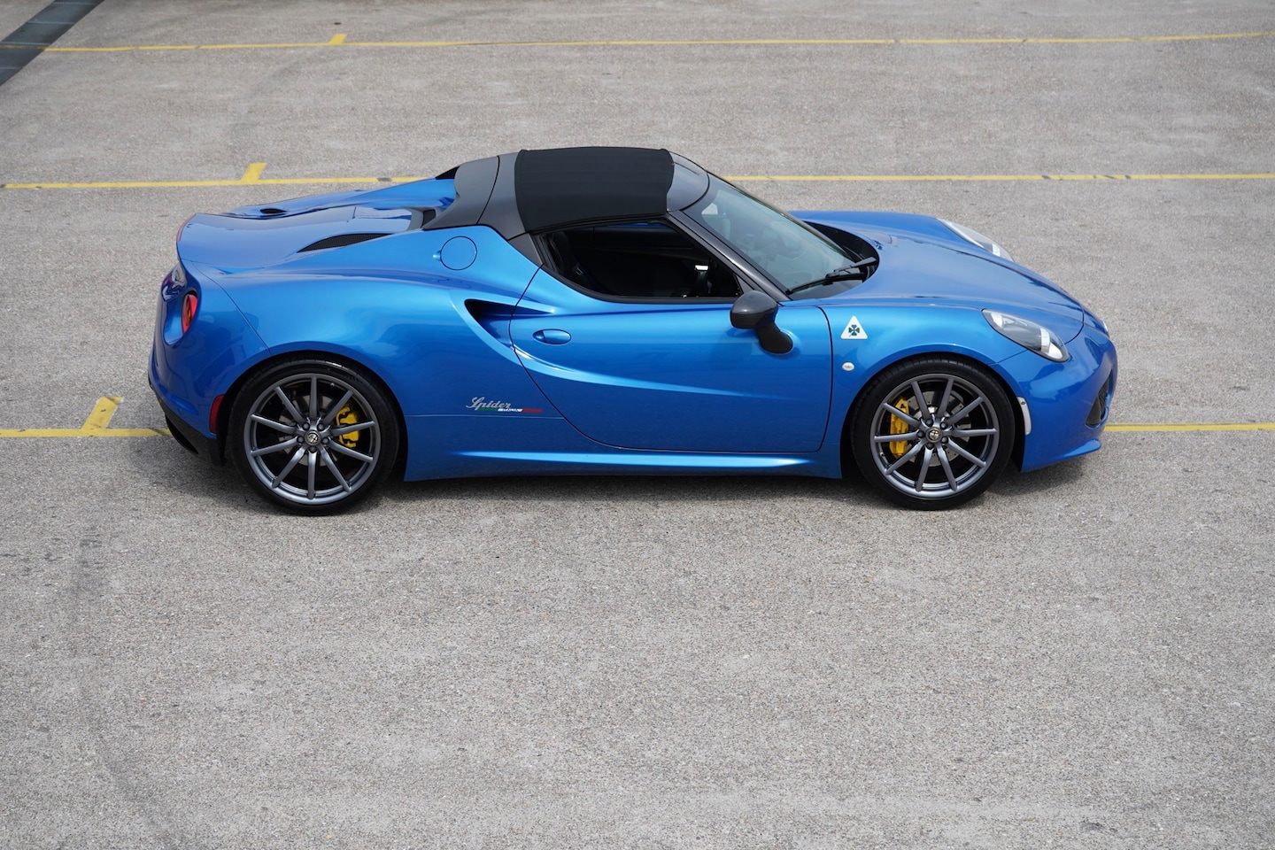 Alfa Romeo 4C Spider - 1750TBI TCT CPZ Track Edition Spider Italia NR 023 van 108 - AutoWereld.nl
