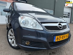 Opel Zafira - 2.2 Executive 7 pers. met trekhaak en navigatie en cruise controle en airco