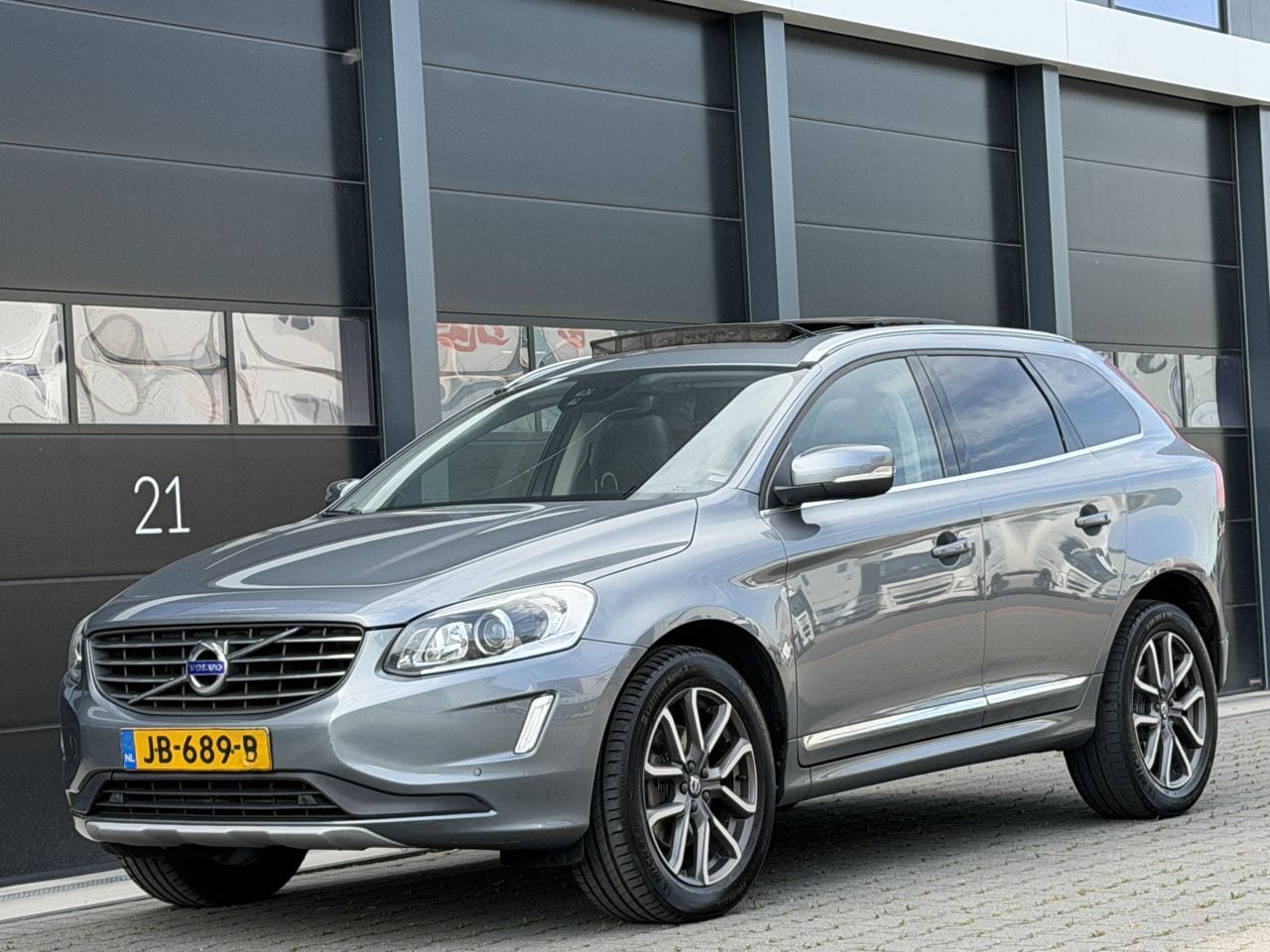 Volvo XC60 - Xc-60 2.0 D4 Summum Pano Navi Camer EURO-6 - AutoWereld.nl