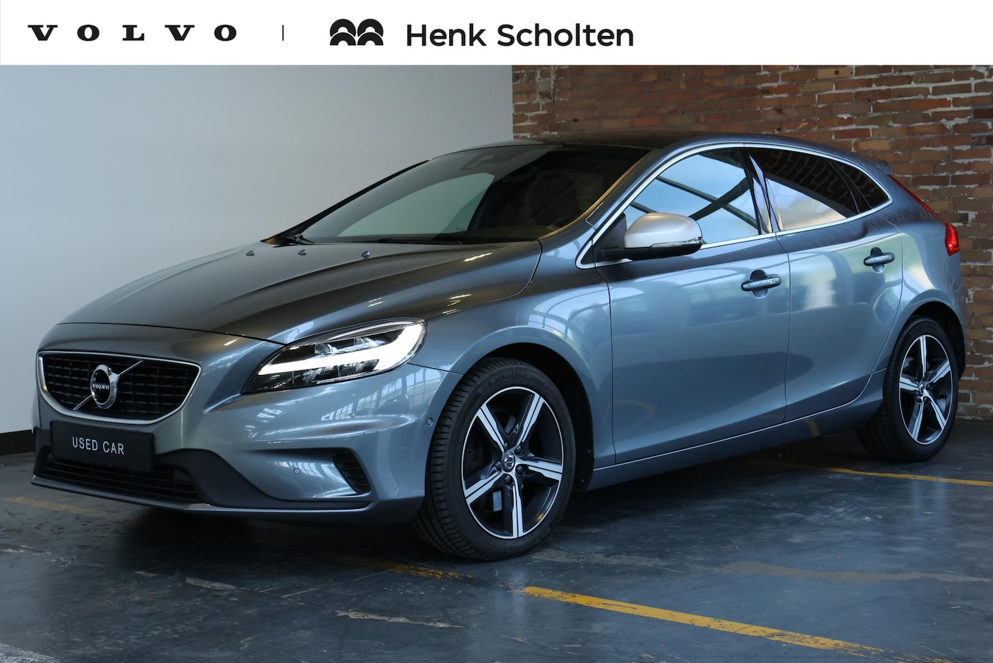 Volvo V40 - T3 Automaat Polar+ Sport | Panoramadak | Achteruitrijcamera | Navigatie | Stoelverwarming - AutoWereld.nl