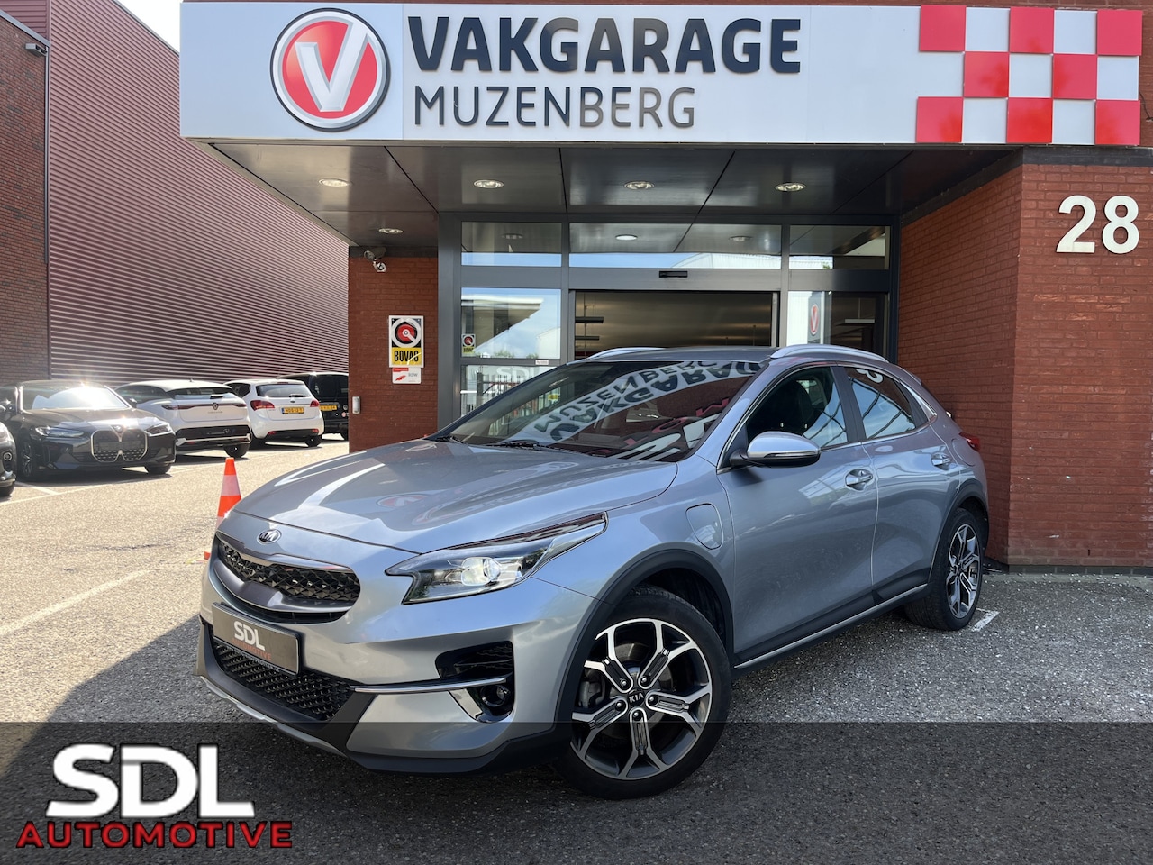 Kia XCeed - 1.6 GDi PHEV DynamicPlusLine // KEYLESS // HALF LEDER // CAMERA+SENSOREN // STUUR+STOELVER - AutoWereld.nl