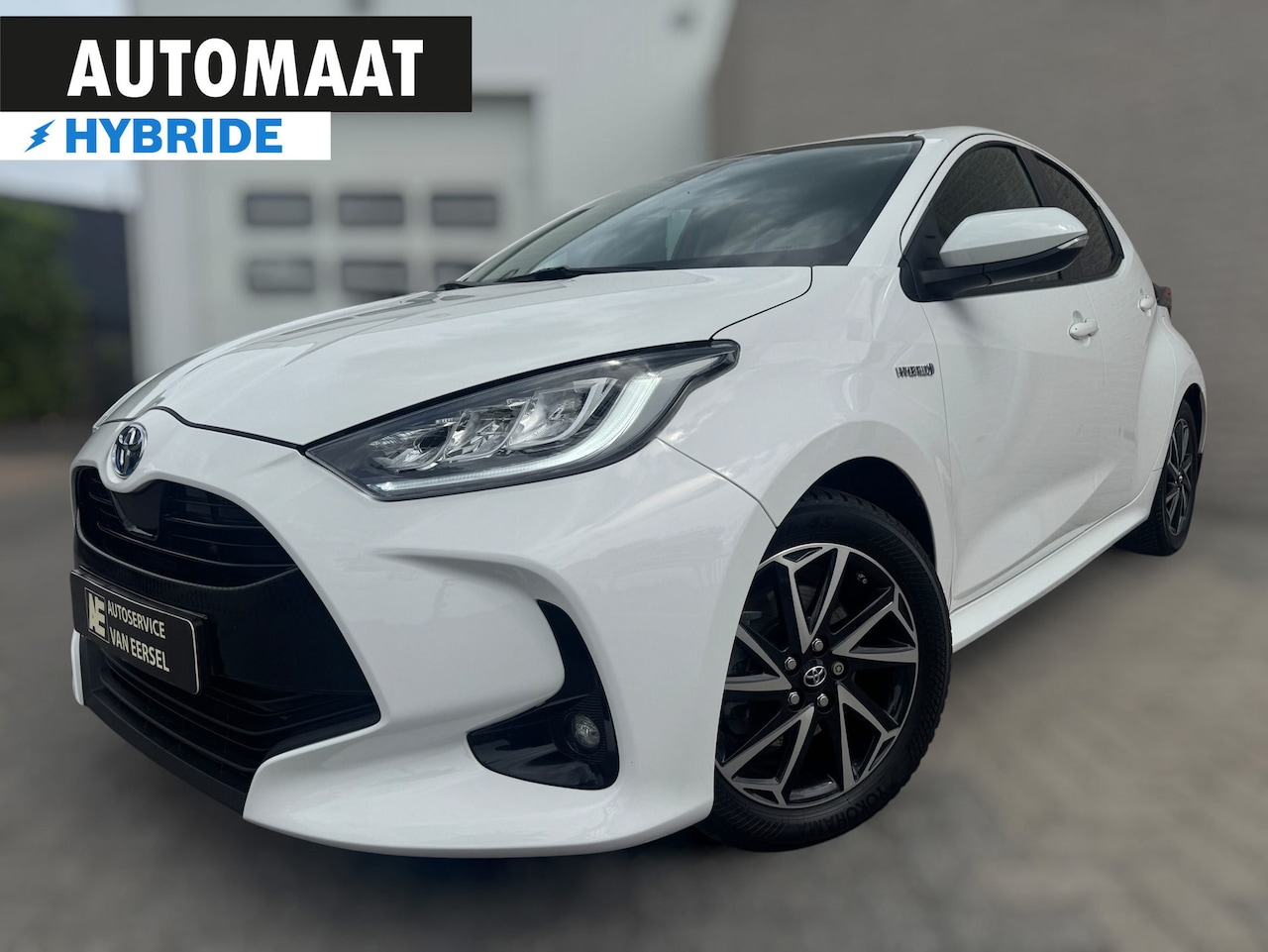 Toyota Yaris - 1.5 Hybrid Dynamic CARPLAY / 4-SEIZ. BANDEN / RESERVE WIEL / STOELVERW. / CRUISE / ACHTERU - AutoWereld.nl