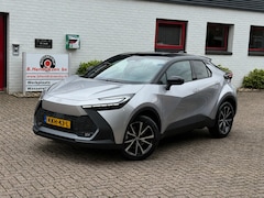 Toyota C-HR - 2.0 High Power PHEV 223pk CVT Dynamic/ Silver met zwart dak/ Apple Carplay/ Keyless entry/