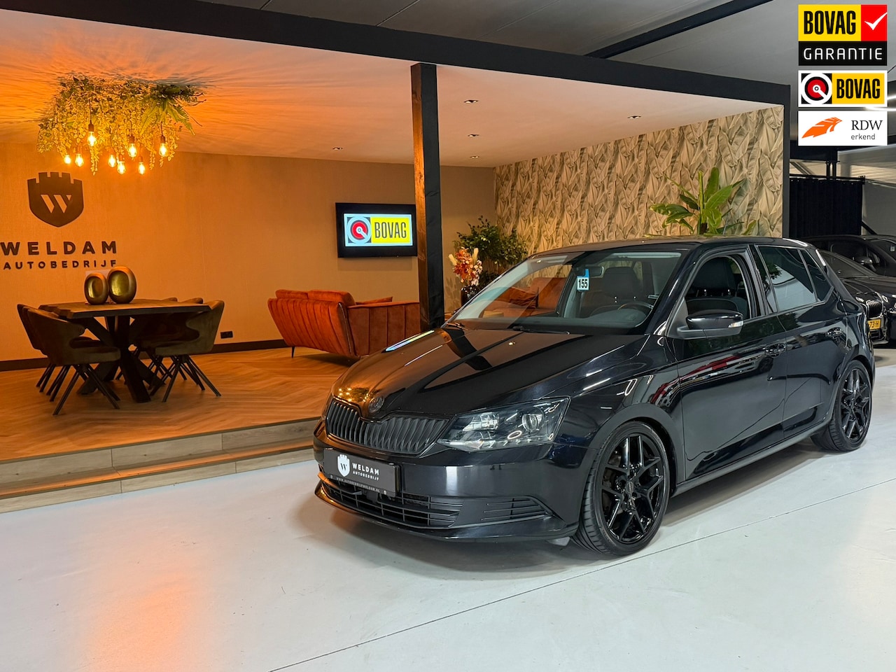 Skoda Fabia - 1.2 TSI Monte Carlo|Black on Black|17" Velgen|Sport Diffuser|StoelVW|Navi|Cruise|Clima|Rij - AutoWereld.nl