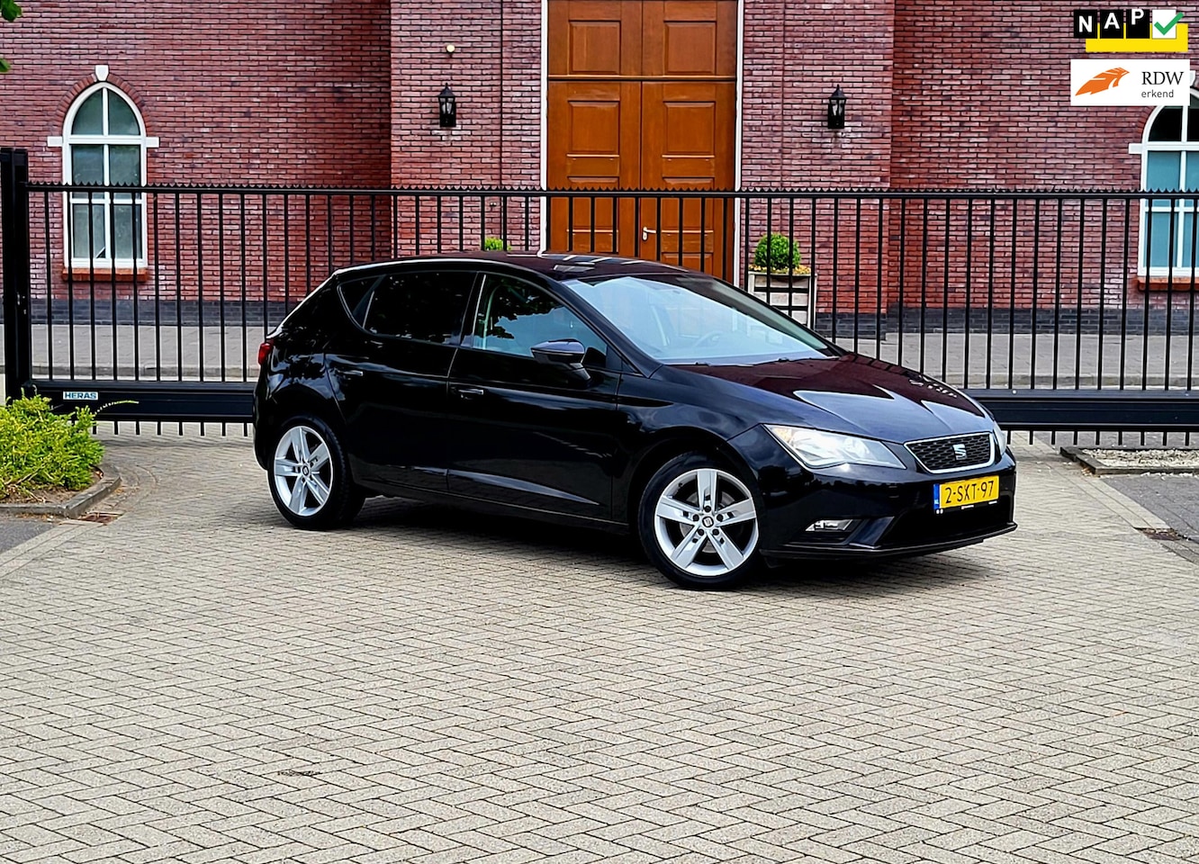 SEAT Leon - 1.2 TSI Enjoy / Airco / Pdc / Navi / Cruise control / 5 Drs - AutoWereld.nl