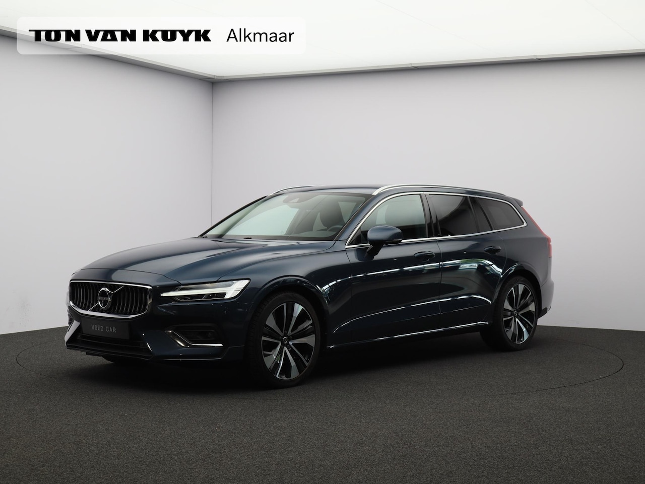 Volvo V60 - 2.0 B4 Inscription / 360 camera / Harman Kardon / Elek. verstelbare stoelen / Stoel+Stuurv - AutoWereld.nl