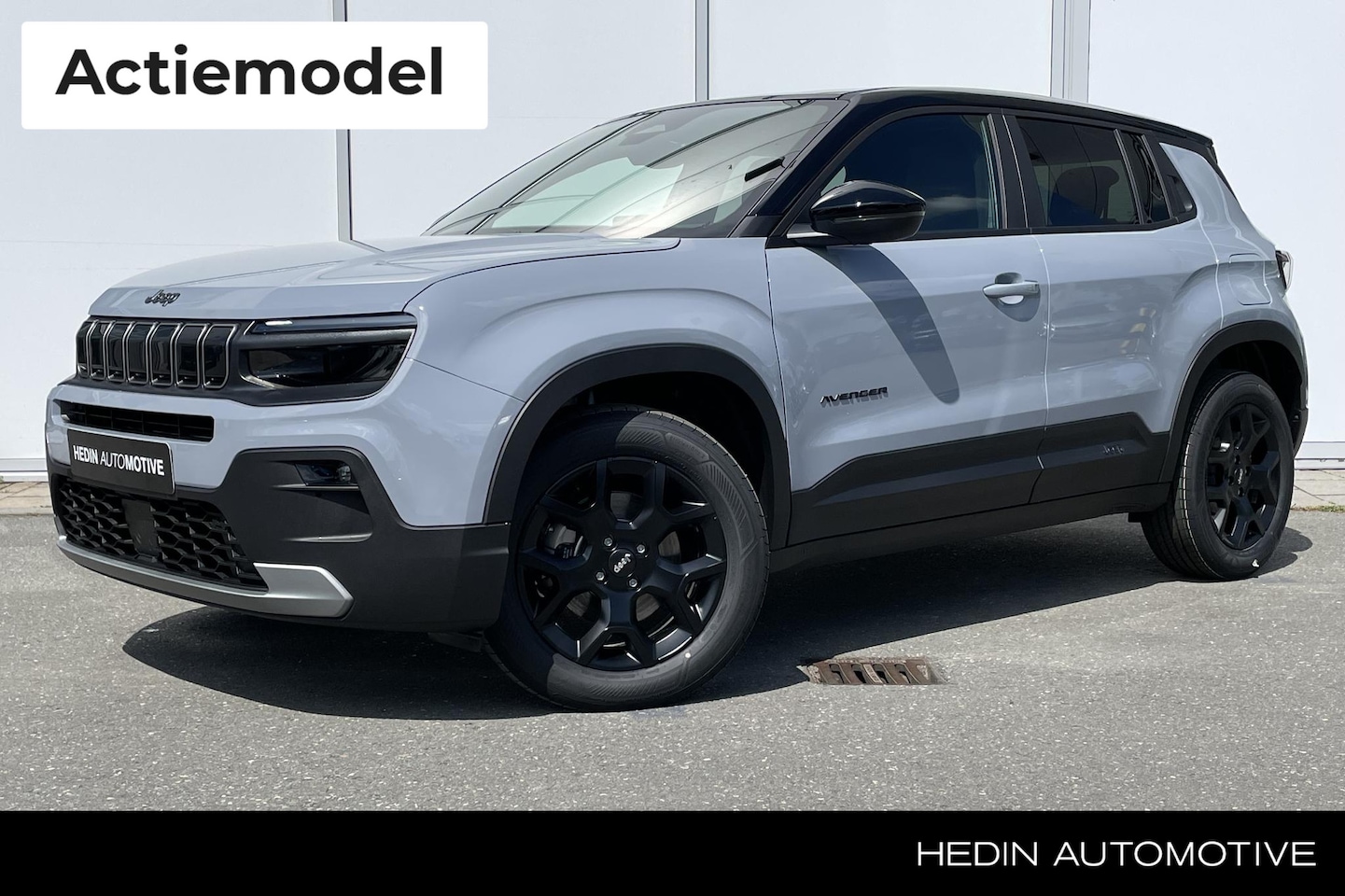 Jeep Avenger - 1.2 e-Hybrid 110pk Black Edition | VOORRAAD KORTING! | LED | JBL | 17" LMV | Camera | Navi - AutoWereld.nl