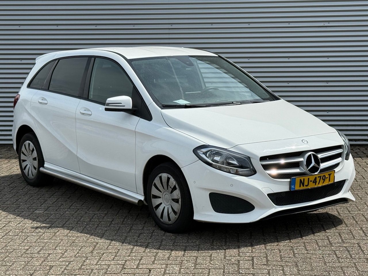 Mercedes-Benz B-klasse - 220 d Ambition / NW APK / LAGE KM STAND / INRUIL MOG. - AutoWereld.nl