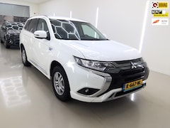 Mitsubishi Outlander - 2.4 PHEV Pure+Apple-care-Play+camera+stoel-verw+Parel-White = SUPER