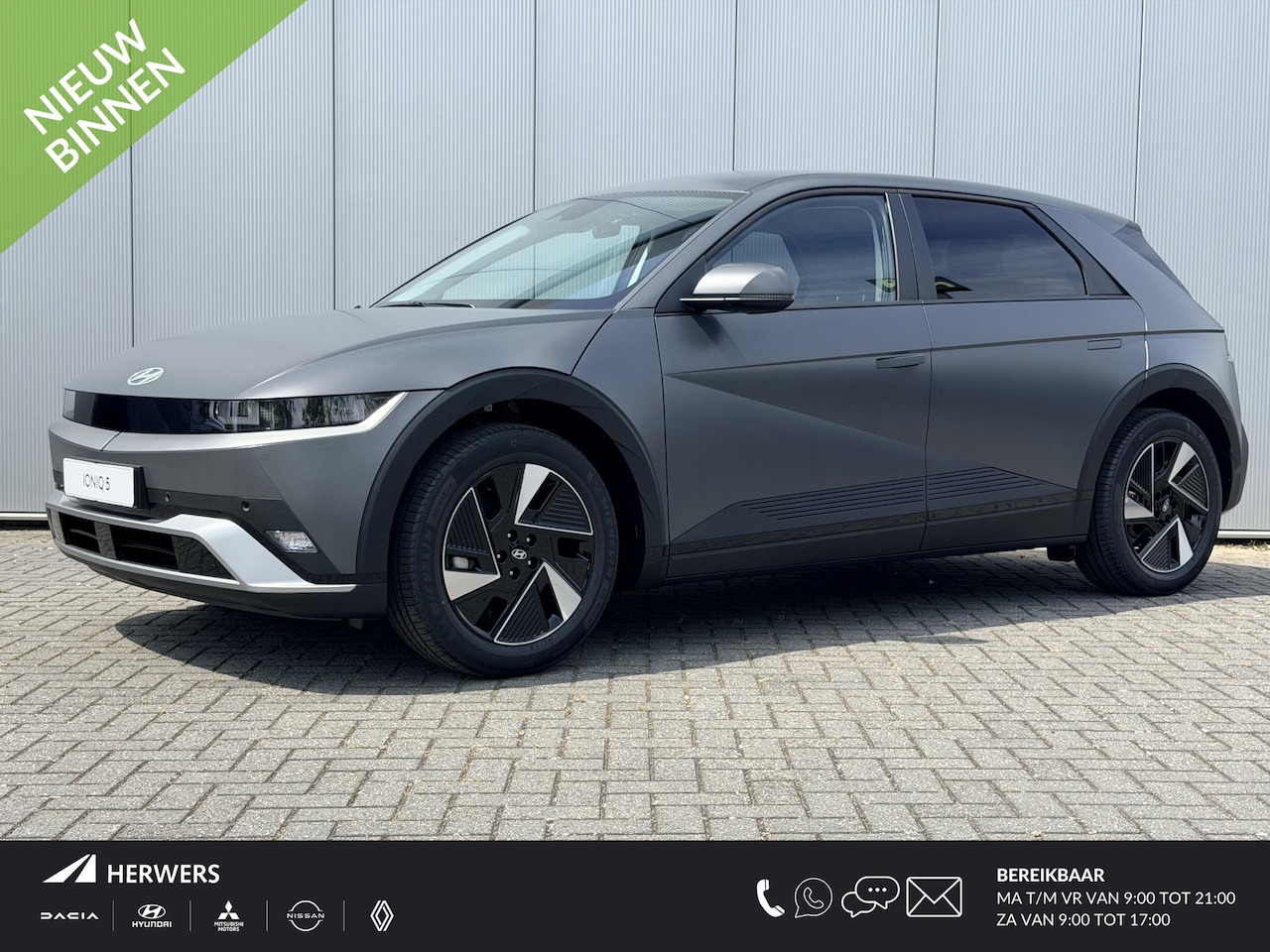 Hyundai IONIQ 5 - Standard Range Pure Edition 63 kWh / Stoelverwarming Voor + Achter / Stuurverwarming / BOS - AutoWereld.nl