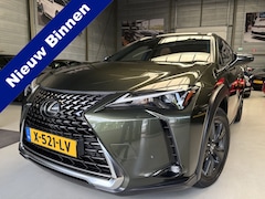 Lexus UX - 250h Executive Line Adaptive cruise, Navi, Pano, Leder