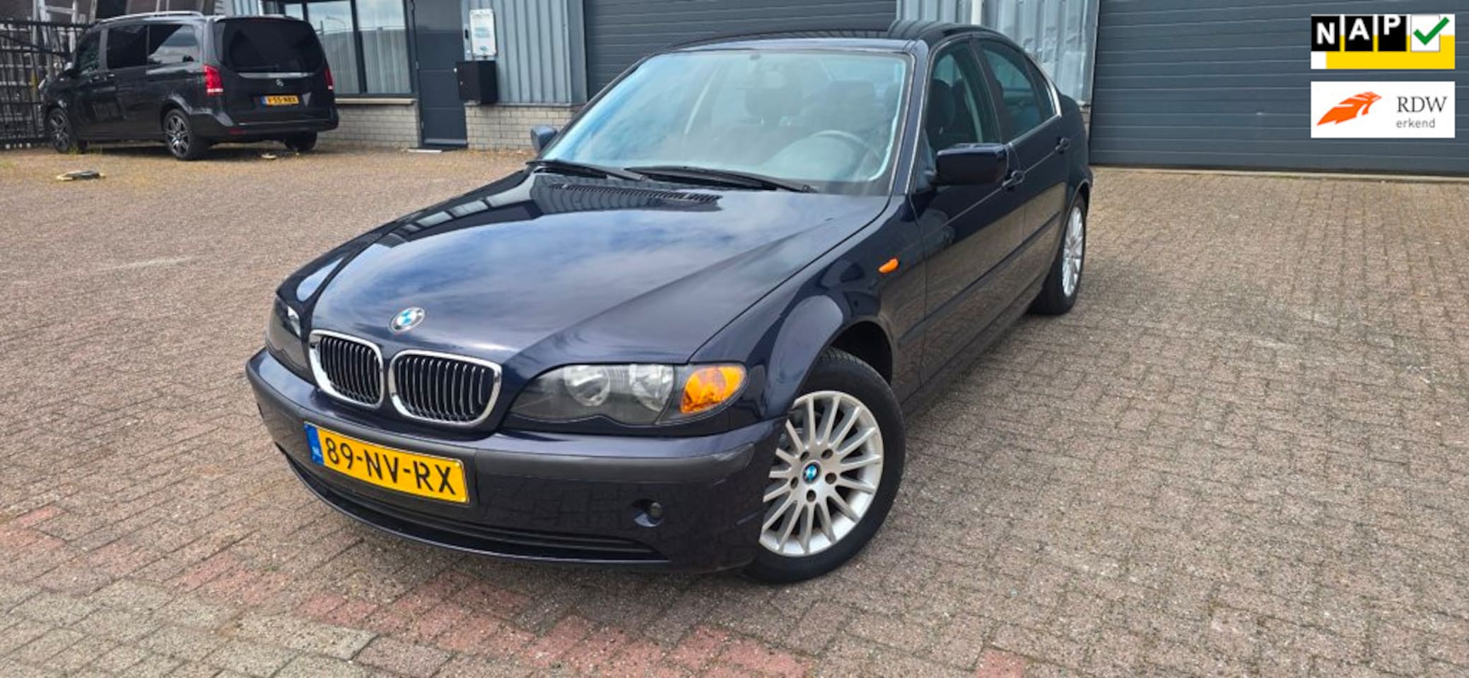 BMW 3-serie - 320i // Youngtimer // Lage kmstand // NAP // - AutoWereld.nl