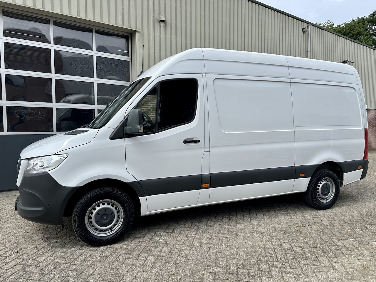 Mercedes-Benz Sprinter - 315 1.9 CDI Aut. L2H2 Airco,Cruise,Navi,Camera,Trekhaak - AutoWereld.nl