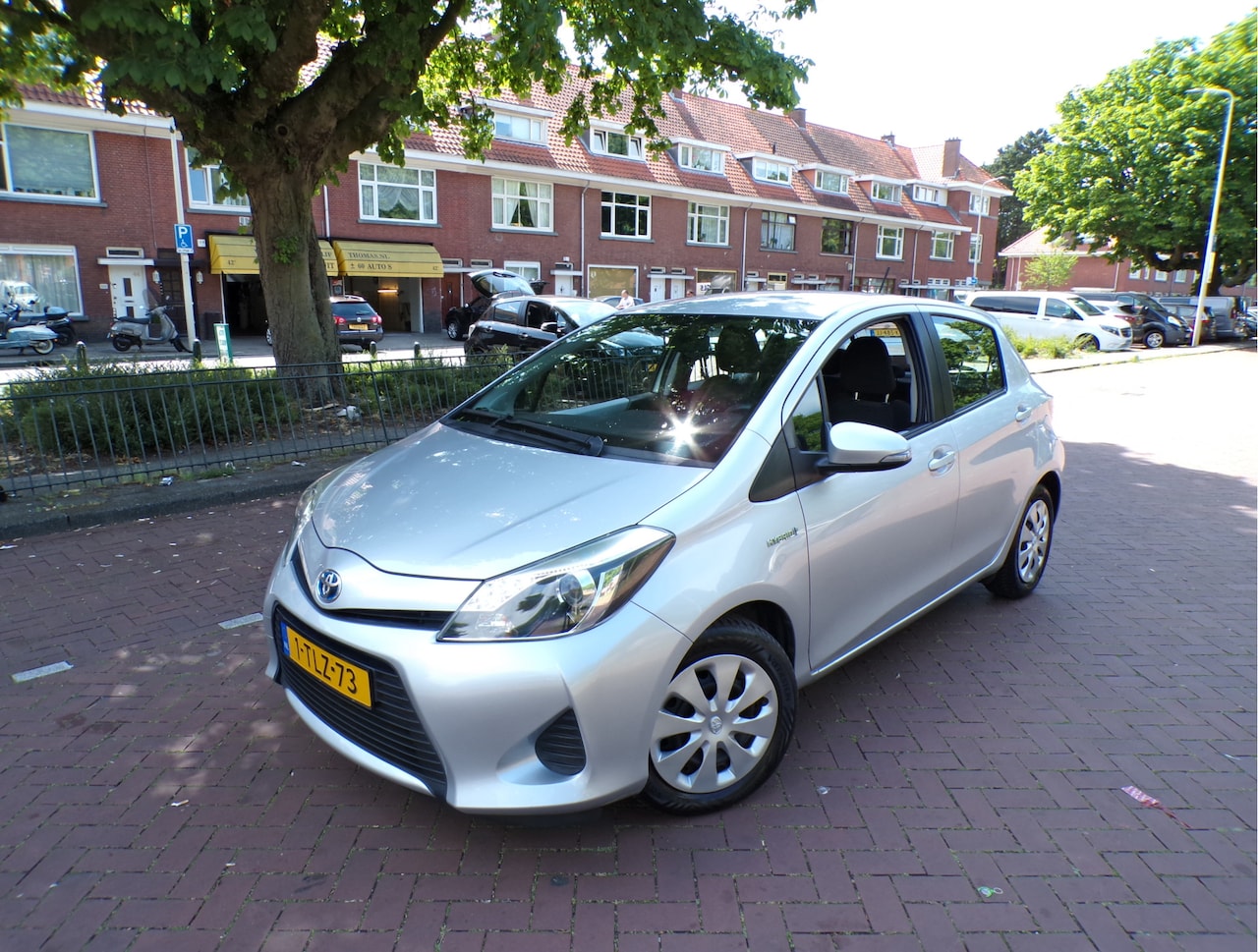 Toyota Yaris - 1.5 Full Hybrid Aspiration AUTOMAAT van 2e eigenaar A.CARPLAY - AutoWereld.nl