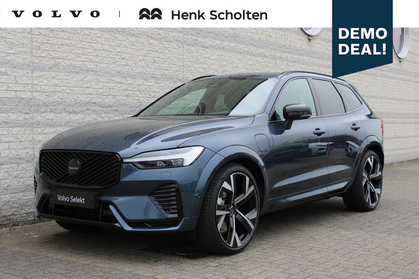 Volvo XC60 - T6 Automaat Plug-in hybrid AWD Ultra Black Edition | Luchtvering | Panoramadak | Verwarmba - AutoWereld.nl
