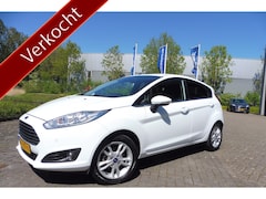 Ford Fiesta - 100pk Titanium Airco Stoelverwarming Navigatie Sony-audio in nieuwstaat