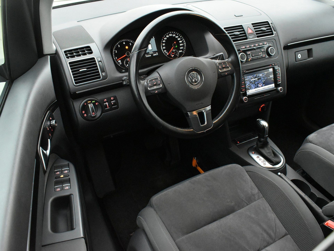 Volkswagen Touran - 1.4 TSI Highline 1.4 TSI Highline - AutoWereld.nl