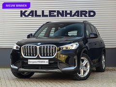 BMW iX1 - xDrive30 - Trekhaak - Driving + Parking Ass - Stoelverwarming - Adaptief onderstel