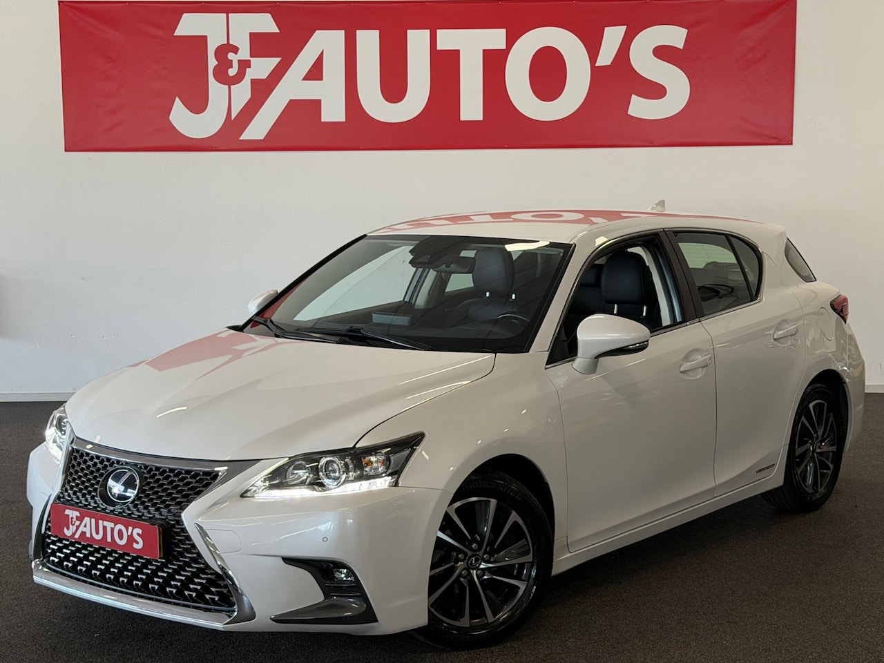 Lexus CT 200h - Luxury Line |NAVIGATIE|CAMERA|LEER|CRUISE - AutoWereld.nl