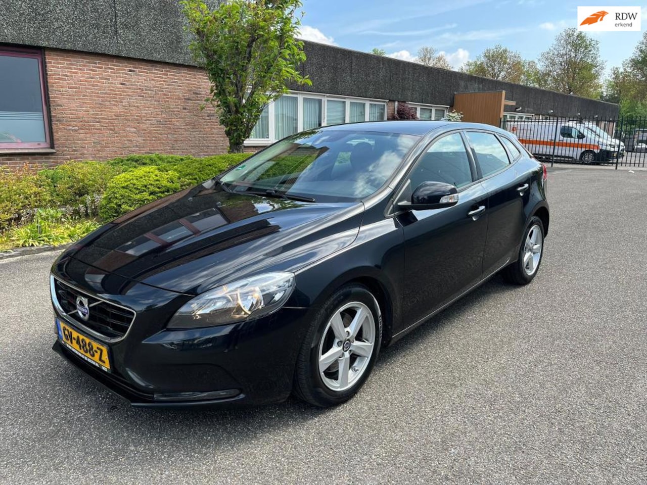 Volvo V40 - 1.6 D2 Momentum Automaat Airco Navi - AutoWereld.nl