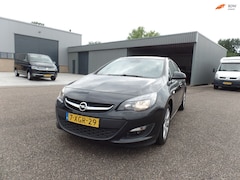 Opel Astra - 1.4 Turbo Sport MET GEBRUIKERS SPOREN AIRCO 2014