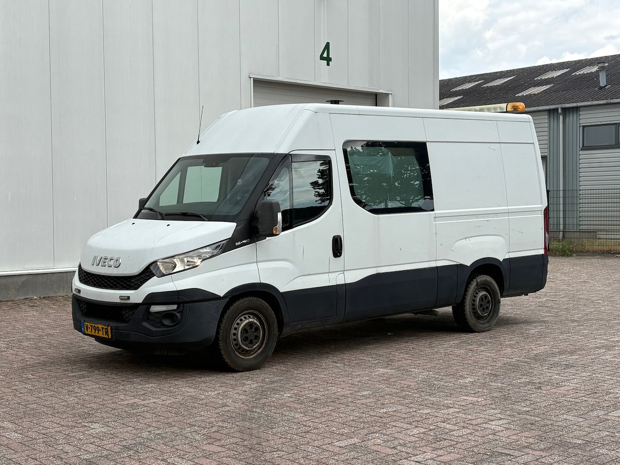 Iveco Daily - 35S15V 2.3 352 H3 L3 Werkplaatsinrichting - AutoWereld.nl