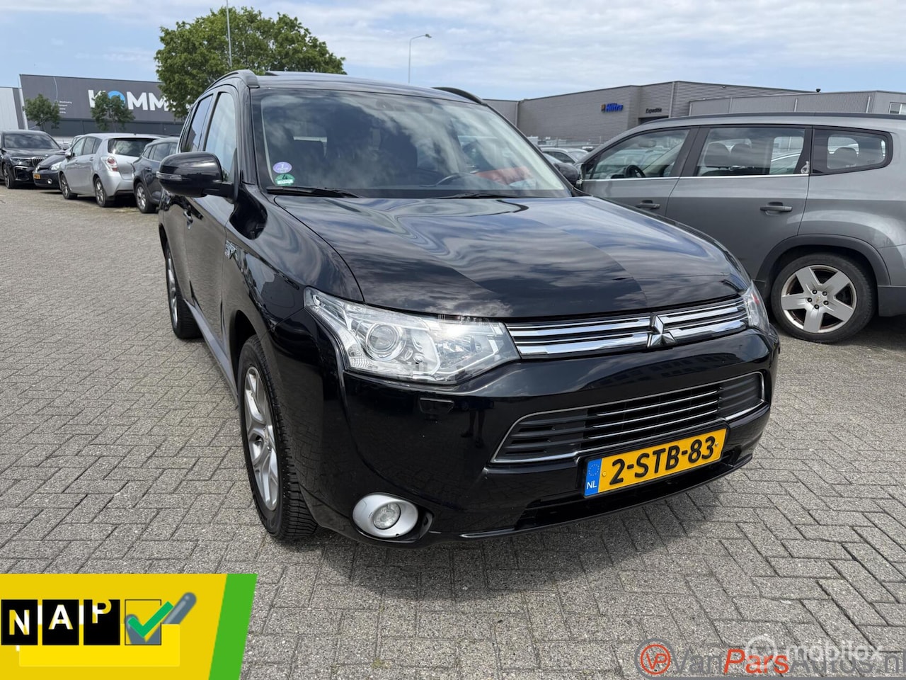 Mitsubishi Outlander - 2.0 PHEV instyle 2.0 PHEV Instyle+,2de eigenaar - AutoWereld.nl