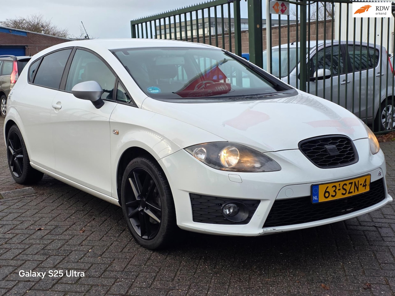 SEAT Leon - 1.4 TSI Reference 6 bak 125 pk airco leerbekeleding stoelverwarming trekhaak cruis control - AutoWereld.nl