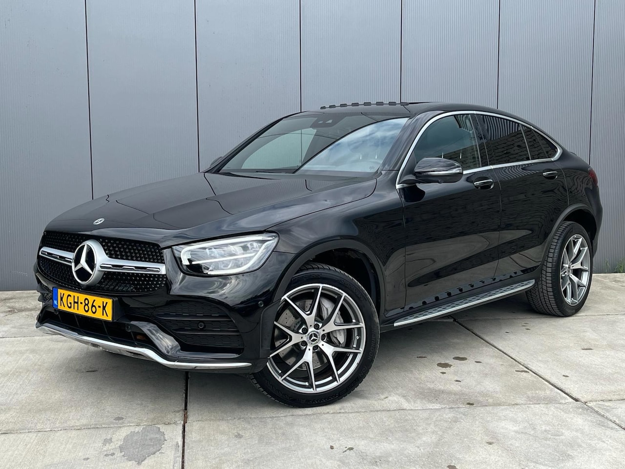 Mercedes-Benz GLC-klasse Coupé - 300e 4MATIC Business Solution AMG | 20' LMV | Carbon Inleg | Memory | Schuif Dak | Treepla - AutoWereld.nl