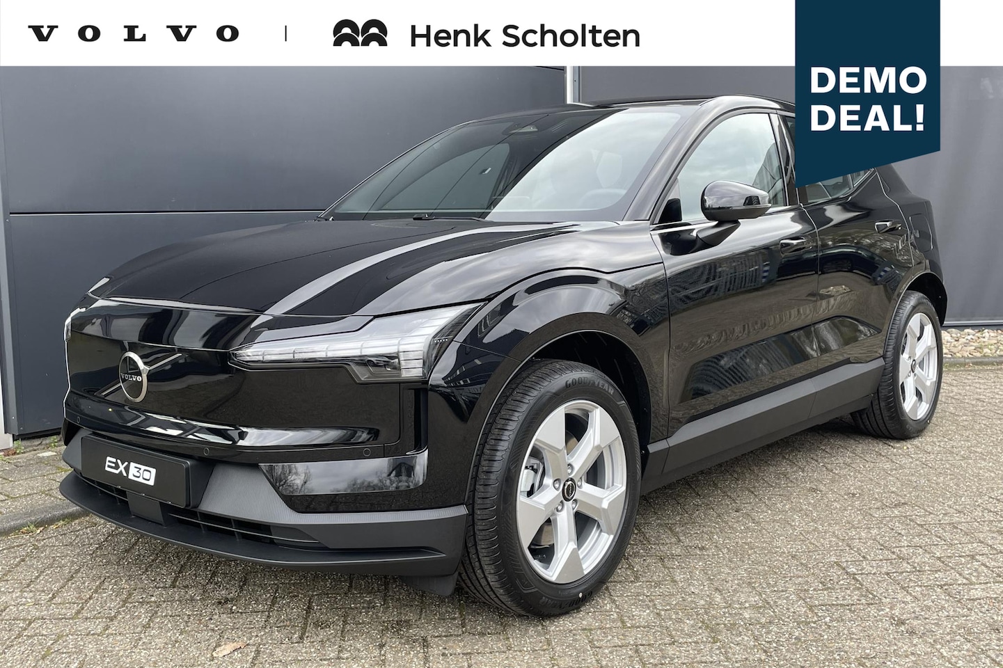 Volvo EX30 - Single Motor Essential Stoel en stuurverwarming | Dodehoekdetectie | Achteruitrijcamera - AutoWereld.nl