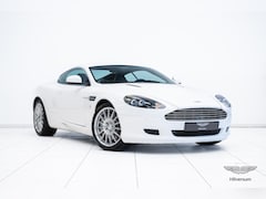 Aston Martin DB9 - Coupe | Manual | Modeljaar 2010 Facelift | Stratus White |