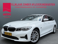 BMW 3-serie Touring - BWJ 2022 320e 204 PK Business Edition Plus M PANO | LEDRE | FULL LED | STOELVERW. | CARPLA