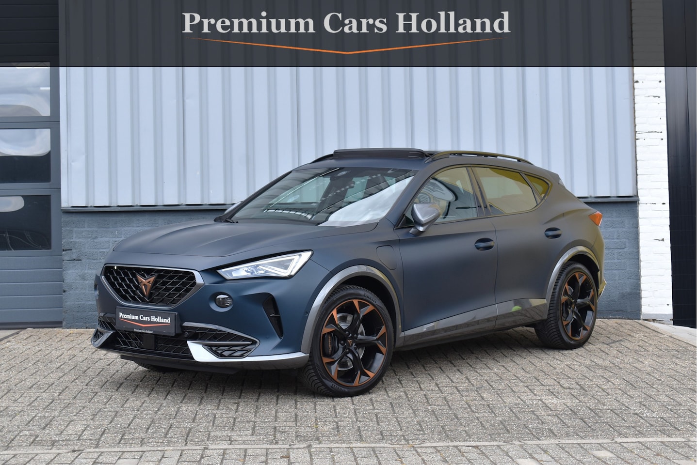 CUPRA Formentor - 1.4 e-Hybrid VZ 245 Pk Copper Edition Pano Blauw Matte Metallic Trekhaak - AutoWereld.nl