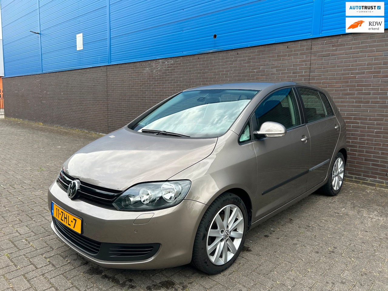 Volkswagen Golf Plus - 1.2 TSI Comfortline BlueMotion | Climate | Cruise | 17” LM Velgen | Trekhaak | El. Ramen & - AutoWereld.nl