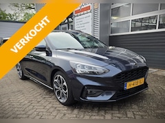 Ford Focus Wagon - Trekhaak / 18 Inch / Adaptief / LED