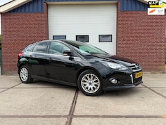 Ford Focus - 1.6 EcoBoost Titanium Trekhaak PDC Vooruit verwarming