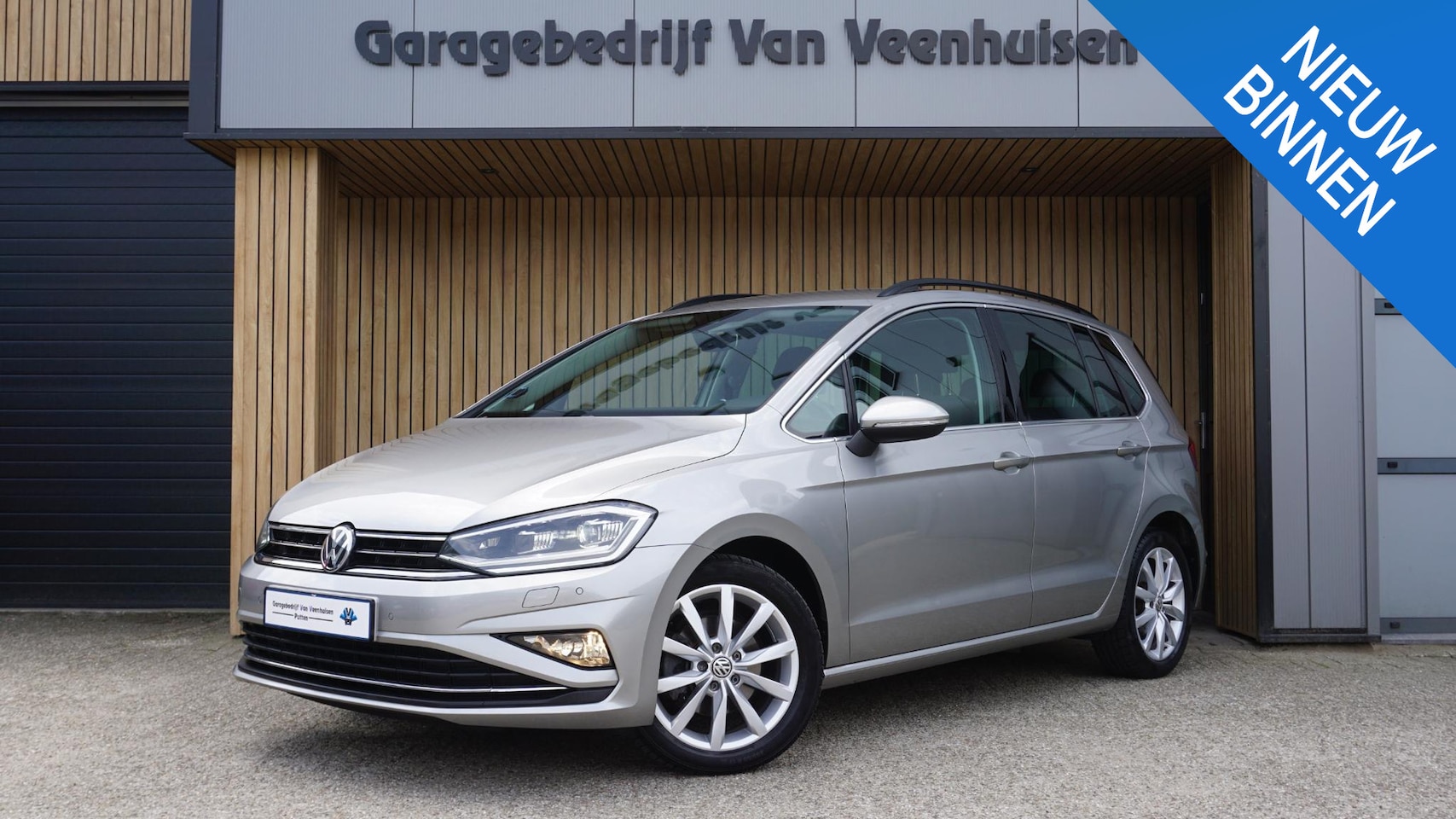 Volkswagen Golf Sportsvan - 1.5 TSI 150pk DSG Highline LED Navi A-Camera Stoelverwarming Adaptive Cruise 44623km! - AutoWereld.nl