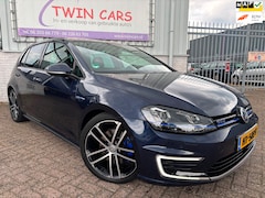 Volkswagen Golf - 1.4 TSI GTE Pano Keyless Xenon Leder