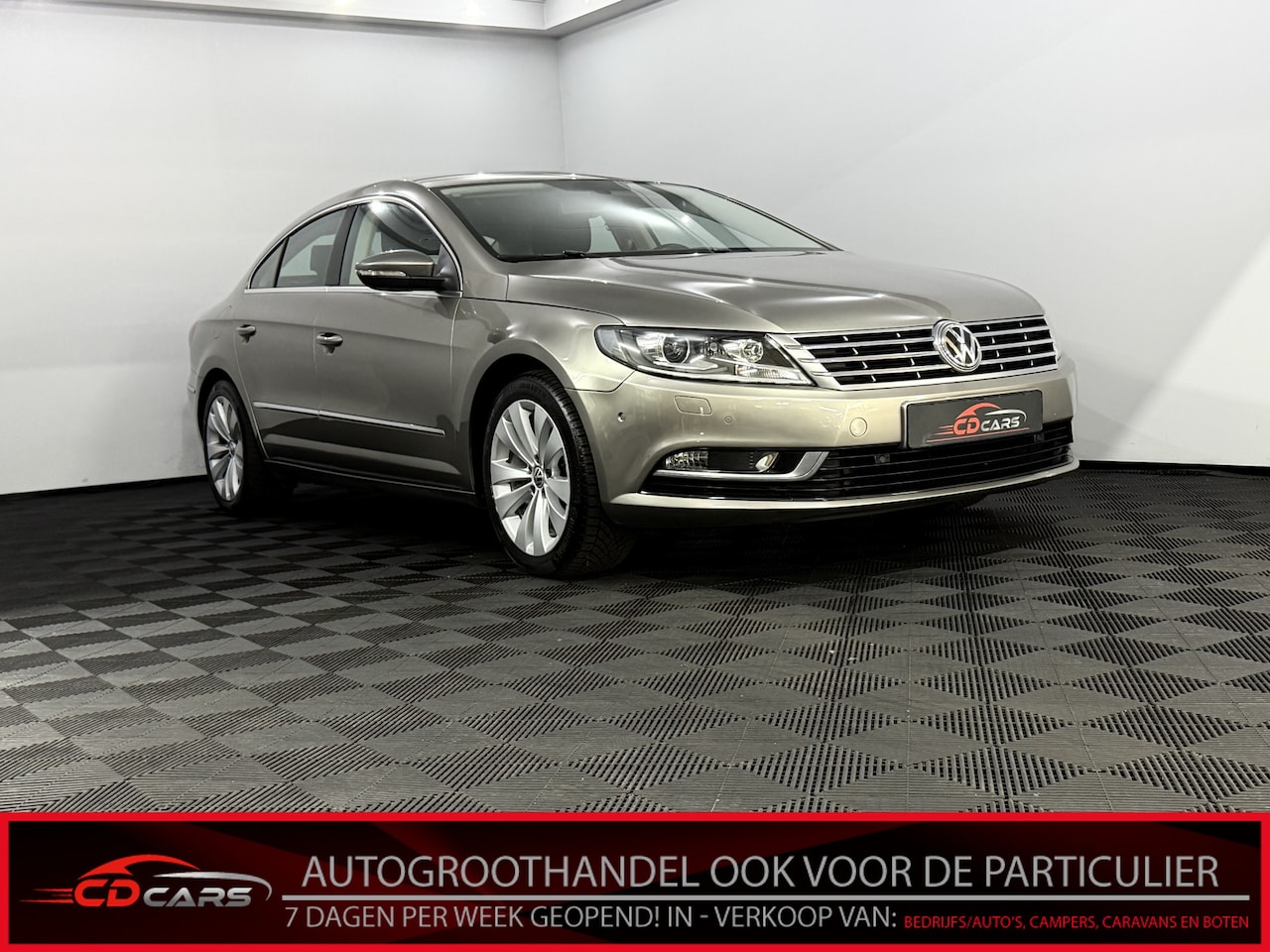 Volkswagen CC - 1.8 TSI Camera, Navi, Verstelbare stoelen, Cruise control, Clima, Lichtmetalen velgen - AutoWereld.nl