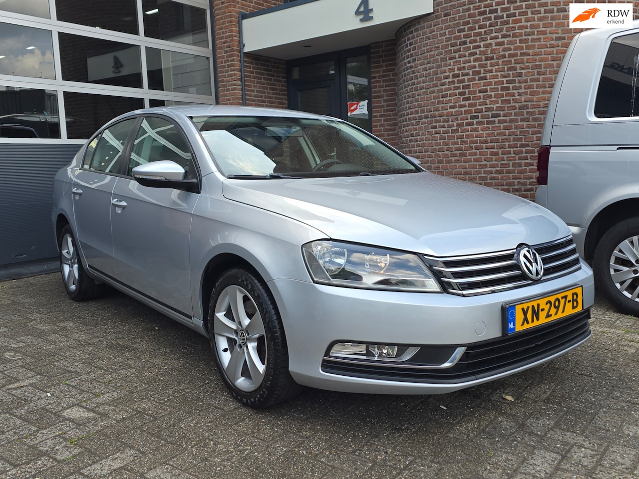 Volkswagen Passat - 1.4 TSI Easyline BlueMotion Sedan |Trekhaak - AutoWereld.nl