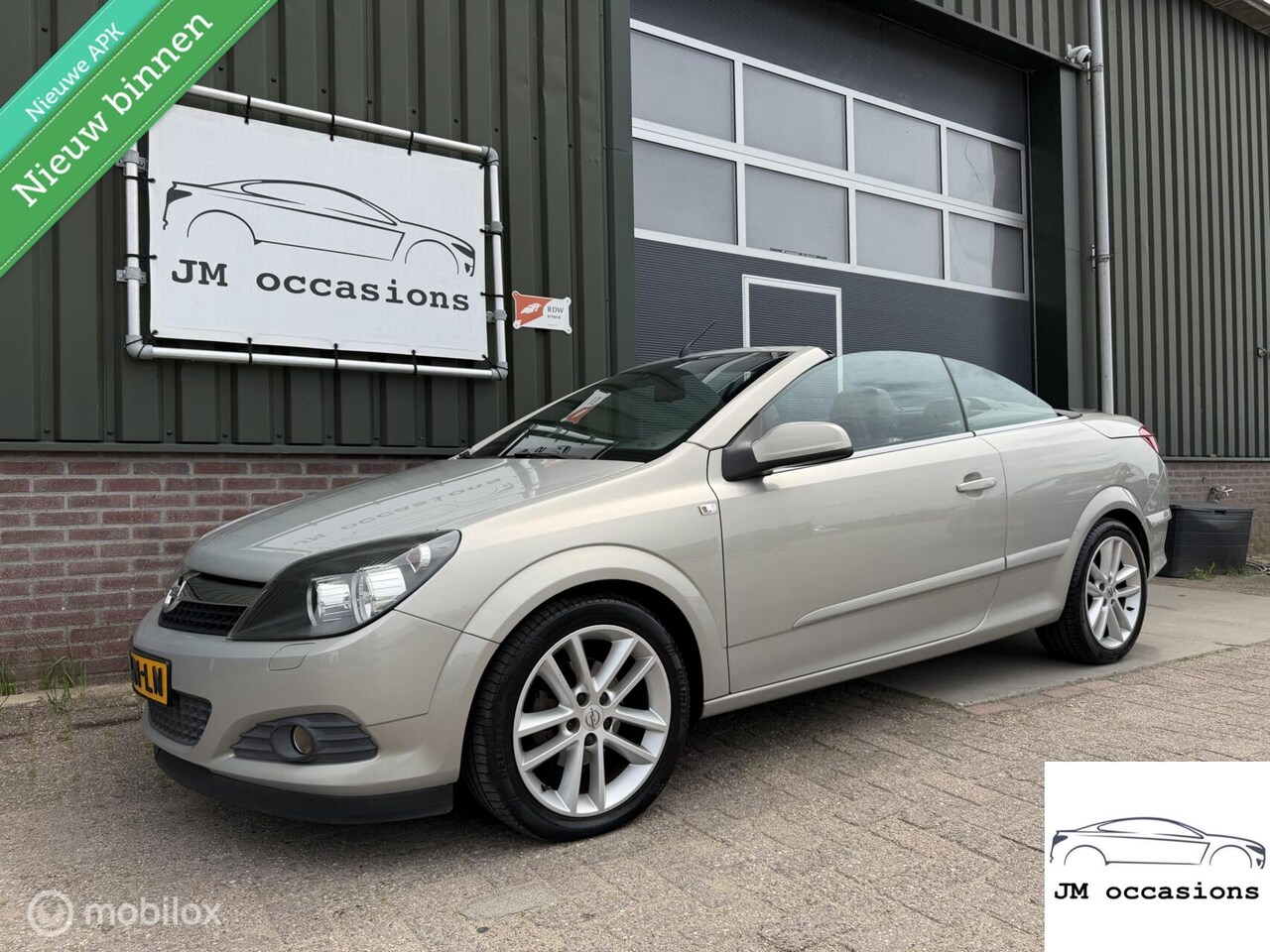 Opel Astra TwinTop - 1.8 Temptation|Airco|Leder|Bluetooth|PDC| - AutoWereld.nl