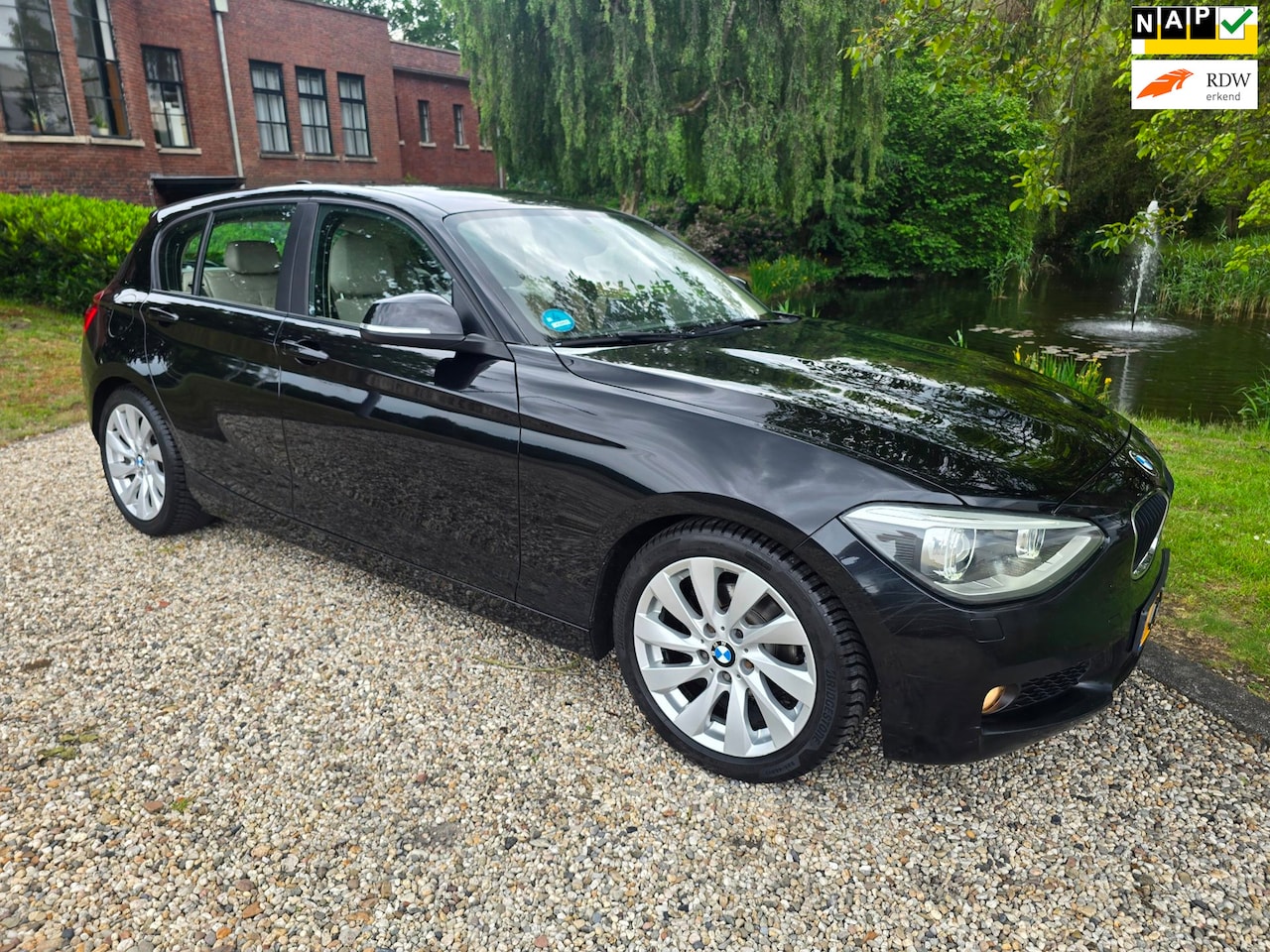 BMW 1-serie - 116i Upgrade Edition XENON/leer/AIRCO - AutoWereld.nl