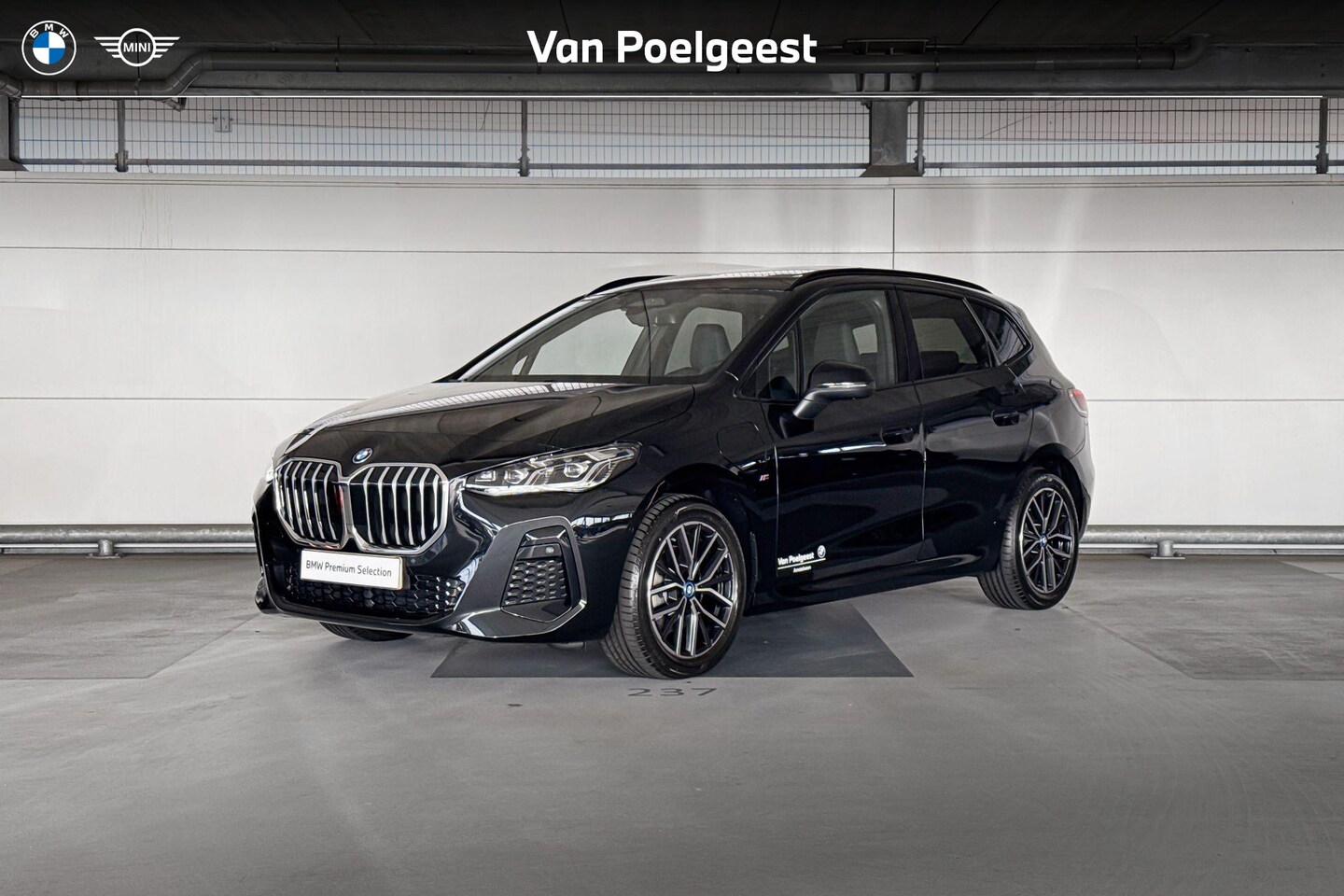 BMW 2-serie Active Tourer - 225e xDrive | M Sportpakket | Premium Pack | Travel Pack | Trekhaak - AutoWereld.nl