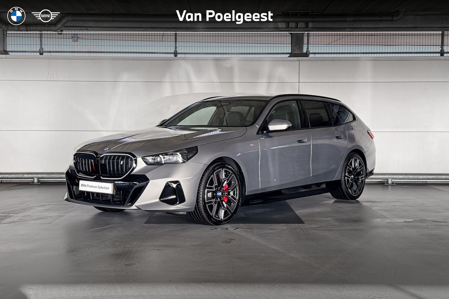 BMW i5 Touring - xDrive40 84 kWh | M Sportpakket Pro | Innovation Pack | Comfort Pack - AutoWereld.nl
