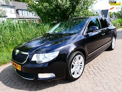 Skoda Superb - 1.8 TSI Elegance 161pk Leder Navi Schuifdak Xenon Trekhaak
